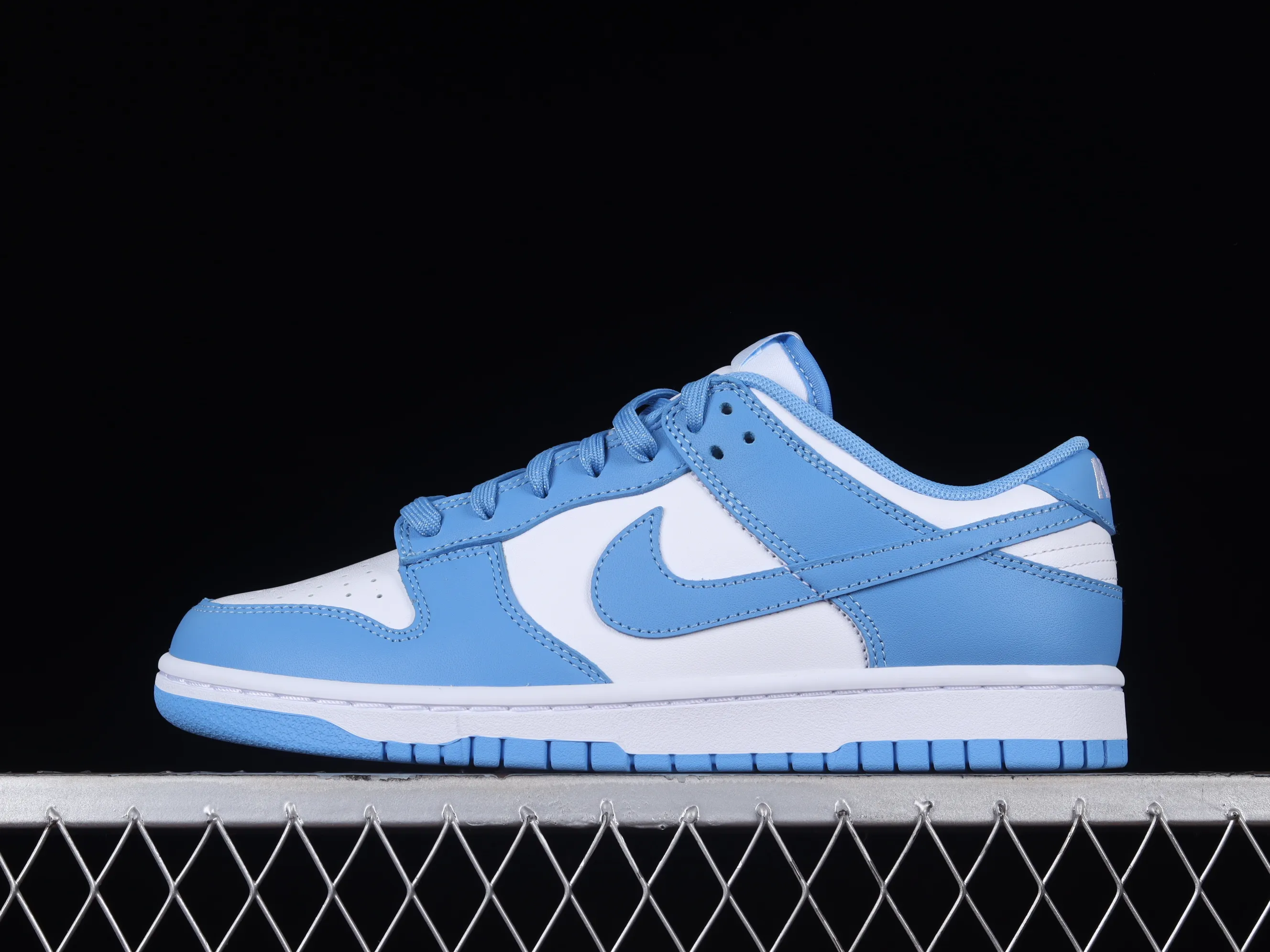 All categories Nk SB Dunk series Nk SB Dunk Low low-top sneakers M version pure original Nk Dunk Low "University Blue" white blue North Carolina white blue Dunk series low-top casual sports skateboard shoes DD1391-102